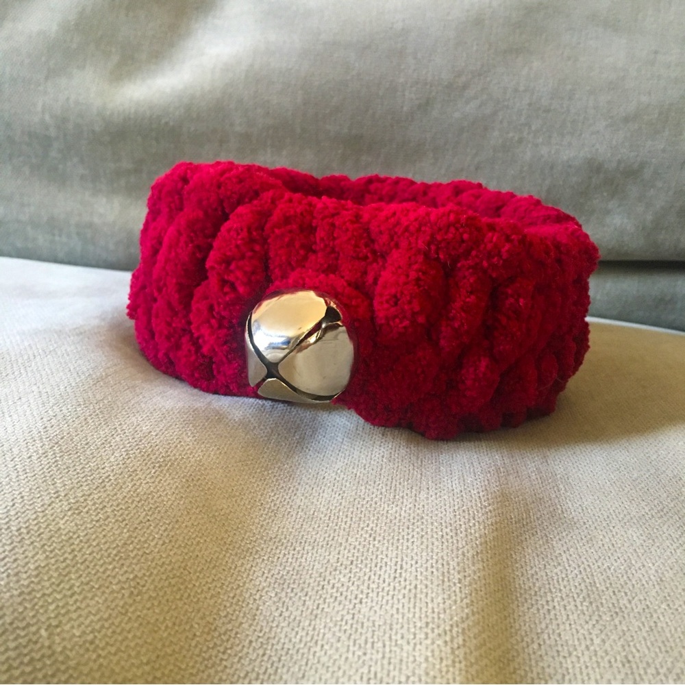 Knitted dog collar (homemade)